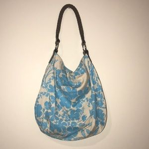 Old Navy floral purse, new without tags.